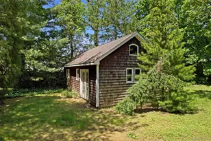 26 Garfield Ave, East Islip, NY 11730 - Photo 24