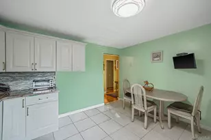 185 Newbrook, Bay Shore, NY 11706 - Photo 14