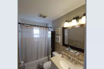 230 E New York Avenue, Valley Stream, NY 11580 - Photo 24