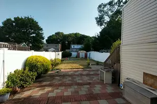 230 E New York Ave, Valley Stream, NY 11580 - Photo 32