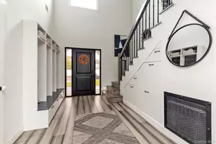 8 Family Ln, Levittown, NY 11756 - Photo 2