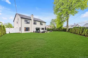 8 Family Ln, Levittown, NY 11756 - Photo 26