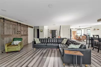 8 Family Lane, Levittown, NY 11756 - Photo 4