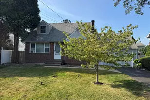 29 Dorchester St, Huntington Station, NY 11746 - Photo 2