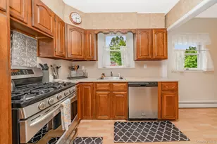 118 Linden St, Bellmore, NY 11710 - Photo 12