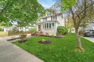 118 Linden St, Bellmore, NY 11710 - Photo 2