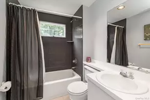 1628 Oswego St, East Meadow, NY 11554 - Photo 14