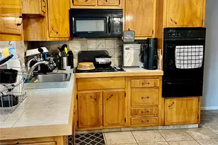 2525 Hone Ave, Bronx, NY 10469 - Photo 10