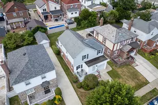 75-48 195th St, Fresh Meadows, NY 11366 - Photo 38