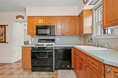 7548 195th Street, Fresh Meadows, NY 11366 - Photo 10