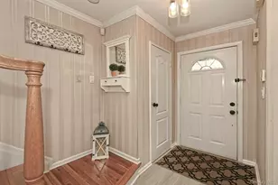42 Montrose Dr, Commack, NY 11725 - Photo 8