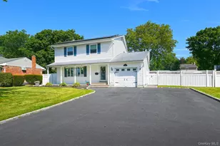 42 Montrose Dr, Commack, NY 11725 - Photo 2