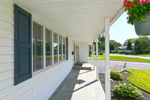 42 Montrose Dr, Commack, NY 11725 - Photo 4