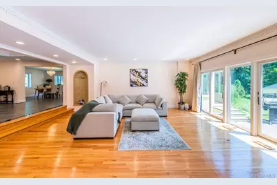 530 S Centre Island Road, Oyster Bay, NY 11771 - Photo 10