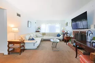 84 Middle Neck Rd, Flower Hill, NY 11576 - Photo 8