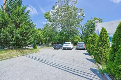 84 Middle Neck Road, Flower Hill, NY 11576 - Photo 34