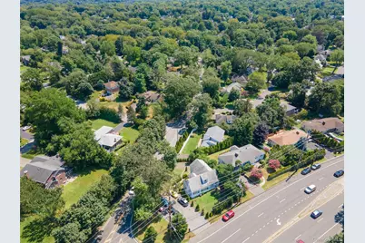 84 Middle Neck Road, Flower Hill, NY 11576 - Photo 40