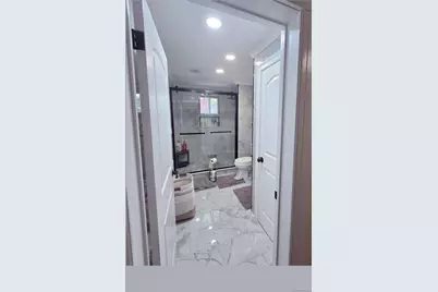 127 Hempstead Avenue, Lynbrook, NY 11563 - Photo 16