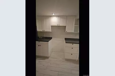 127 Hempstead Avenue, Lynbrook, NY 11563 - Photo 24