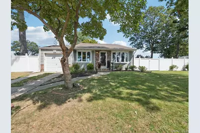 247 Woods Road, North Babylon, NY 11703 - Photo 2