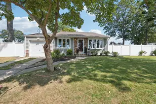 247 Woods Rd, North Babylon, NY 11703 - Photo 2
