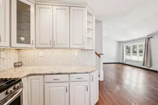 247 Woods Rd, North Babylon, NY 11703 - Photo 10