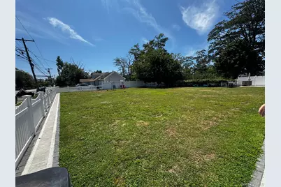 Clocks Boulevard, Massapequa, NY 11758 - Photo 12