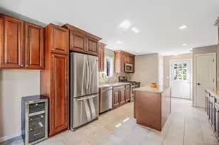 301 Center Bay Dr, West Islip, NY 11795 - Photo 6