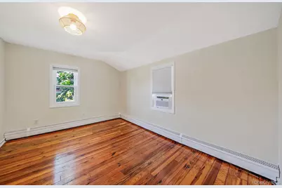 301 Center Bay Drive, West Islip, NY 11795 - Photo 14