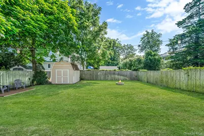 301 Center Bay Drive, West Islip, NY 11795 - Photo 18