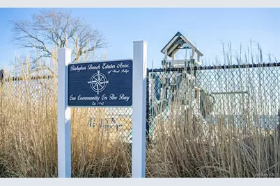 301 Center Bay Drive, West Islip, NY 11795 - Photo 24