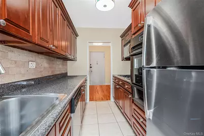 3201 Grand Concourse #2E, Bronx, NY 10468 - Photo 10