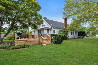 653 Main Road, Aquebogue, NY 11931 - Photo 8