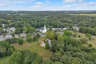 653 Main Rd, Aquebogue, NY 11931 - Photo 18