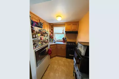 195 Clunie Avenue #2, Yonkers, NY 10703 - Photo 1