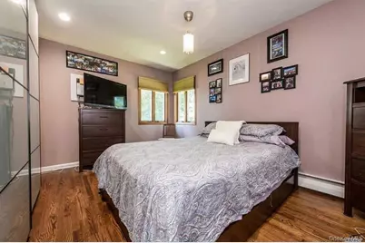 16 Maryanne Ave, Port Jefferson Station, NY 11776 - Photo 8