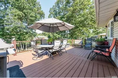 16 Maryanne Ave, Port Jefferson Station, NY 11776 - Photo 14