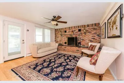 16 Maryanne Ave, Port Jefferson Station, NY 11776 - Photo 12