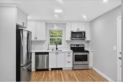 188 Donegan Avenue, Patchogue, NY 11772 - Photo 6