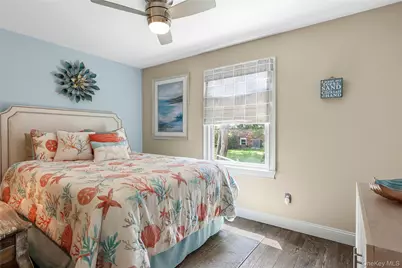 5218 Peconic Bay Boulevard, Laurel, NY 11948 - Photo 16