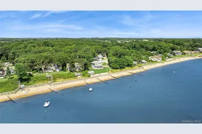 5218 Peconic Bay Boulevard, Laurel, NY 11948 - Photo 22