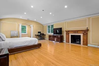 32 Wildwood Drive, Great Neck, NY 11024 - Photo 28