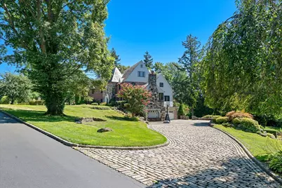 32 Wildwood Drive, Great Neck, NY 11024 - Photo 40