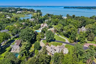 32 Wildwood Dr, Great Neck, NY 11024 - Photo 46