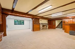 32 Wildwood Dr, Great Neck, NY 11024 - Photo 36