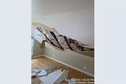 52-05 Robinson St, Flushing, NY 11335 - Photo 12