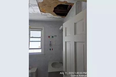 52-05 Robinson St, Flushing, NY 11335 - Photo 10