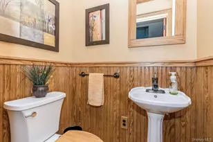 105 Howell St, Bellmore, NY 11710 - Photo 10