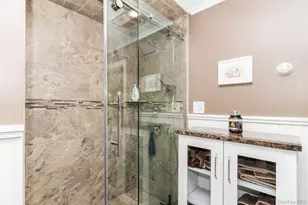 105 Howell St, Bellmore, NY 11710 - Photo 18