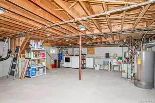 105 Howell St, Bellmore, NY 11710 - Photo 20